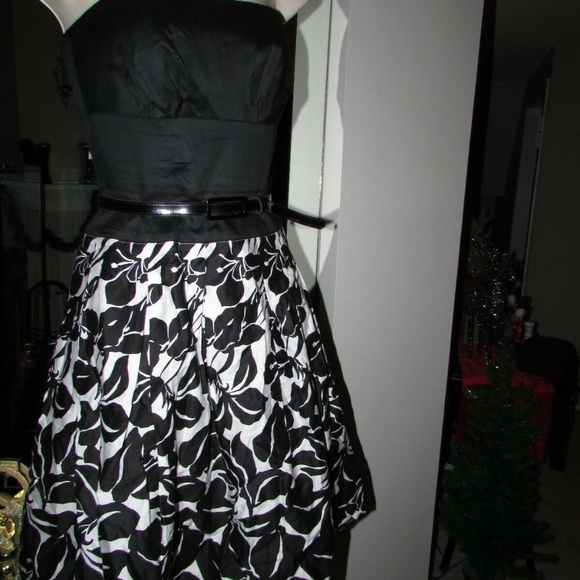 WHITE HOUSE BLACK MARKET DRESS SIZE 0 BLACK WHITE - Picture 4 of 8